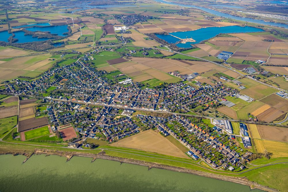 Aerial photograph Büderich - Urban area with outskirts and inner city area on the edge of agricultural fields and arable land in Büderich at Ruhrgebiet in the state North Rhine-Westphalia, Germany
