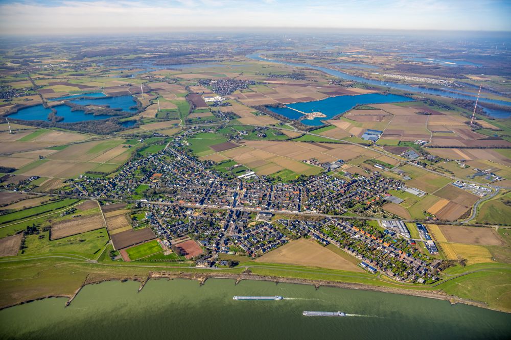 Büderich from above - Urban area with outskirts and inner city area on the edge of agricultural fields and arable land in Büderich at Ruhrgebiet in the state North Rhine-Westphalia, Germany