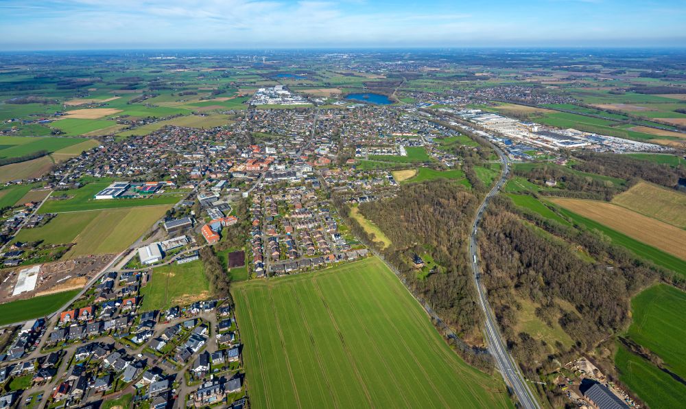 Hamminkeln from above - Urban area with outskirts and inner city area on the edge of agricultural fields and arable land in Hamminkeln in the state North Rhine-Westphalia, Germany