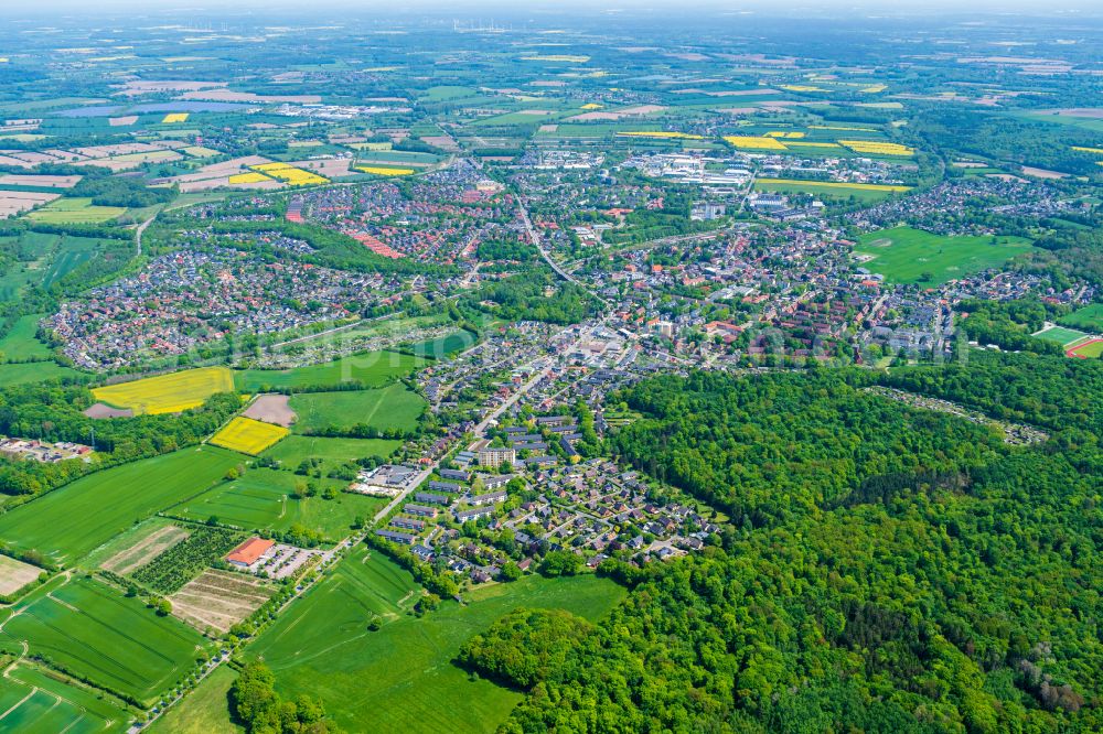 Schwarzenbek from above - Urban area with outskirts and inner city area on the edge of agricultural fields and arable land in Schwarzenbek in the state Schleswig-Holstein, Germany