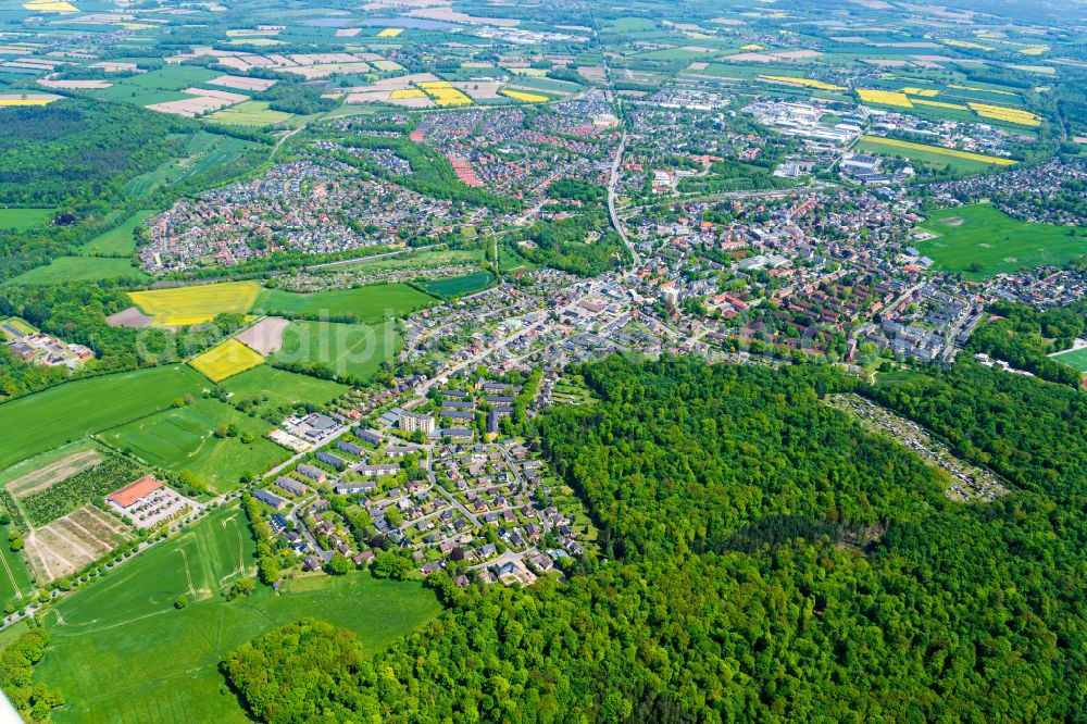 Aerial image Schwarzenbek - Urban area with outskirts and inner city area on the edge of agricultural fields and arable land in Schwarzenbek in the state Schleswig-Holstein, Germany