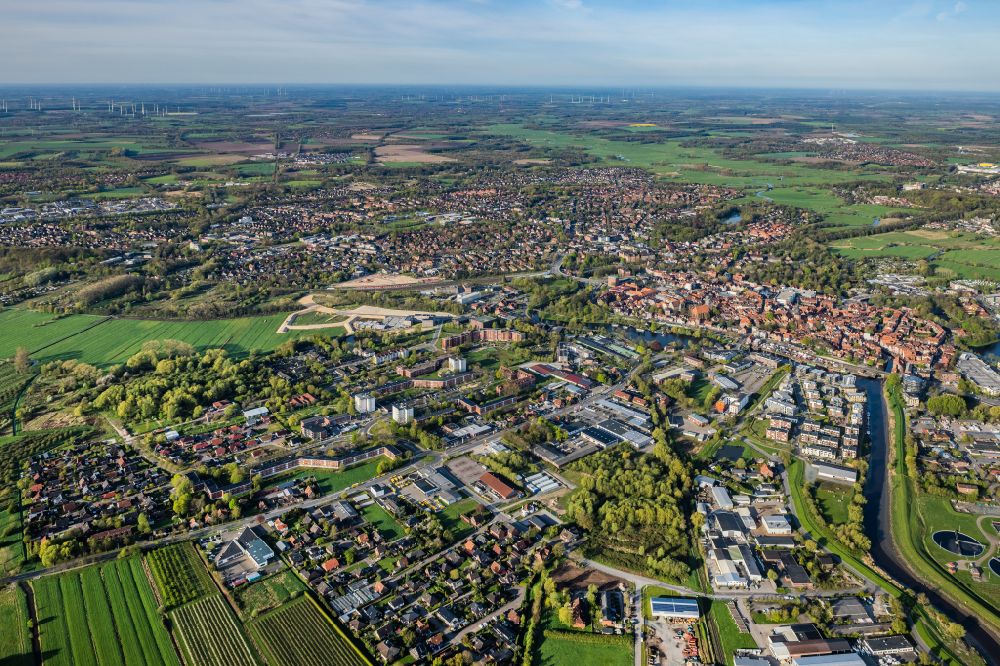 Aerial image Stade - Urban area with outskirts and inner city area on the edge of agricultural fields and arable land in Stade in the state Lower Saxony, Germany