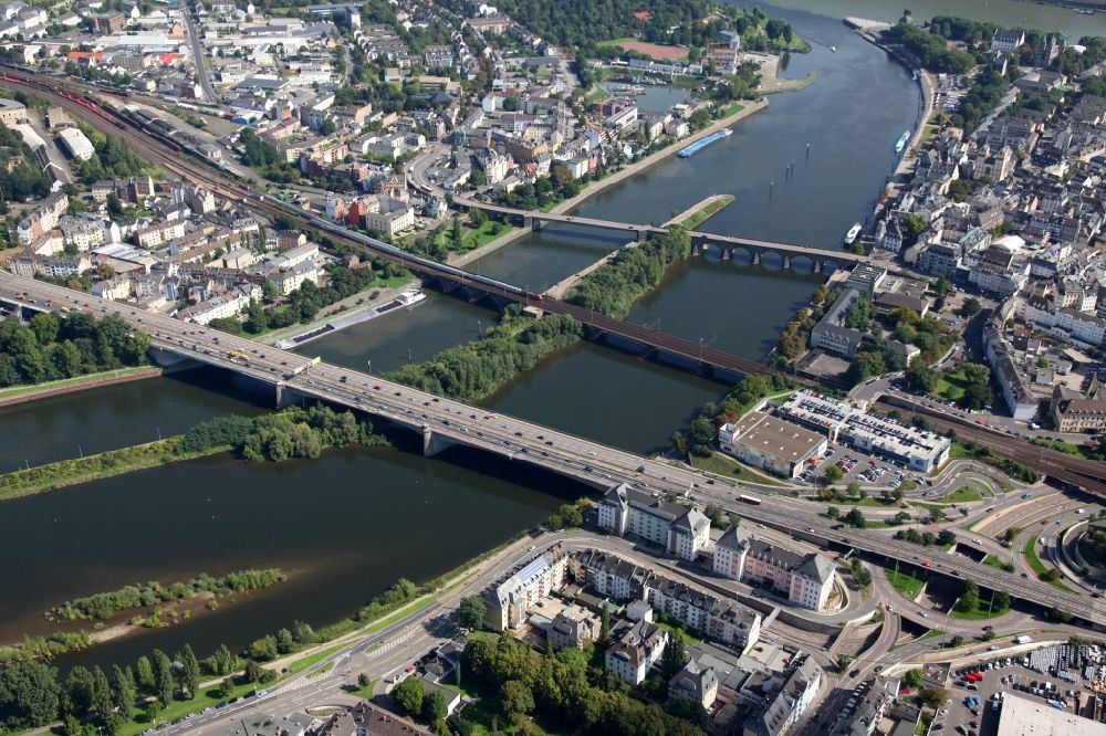 Aerial photograph Koblenz - Center and the three bridges crossing over the river Mosel in Koblenz in Rhineland-Palatinate