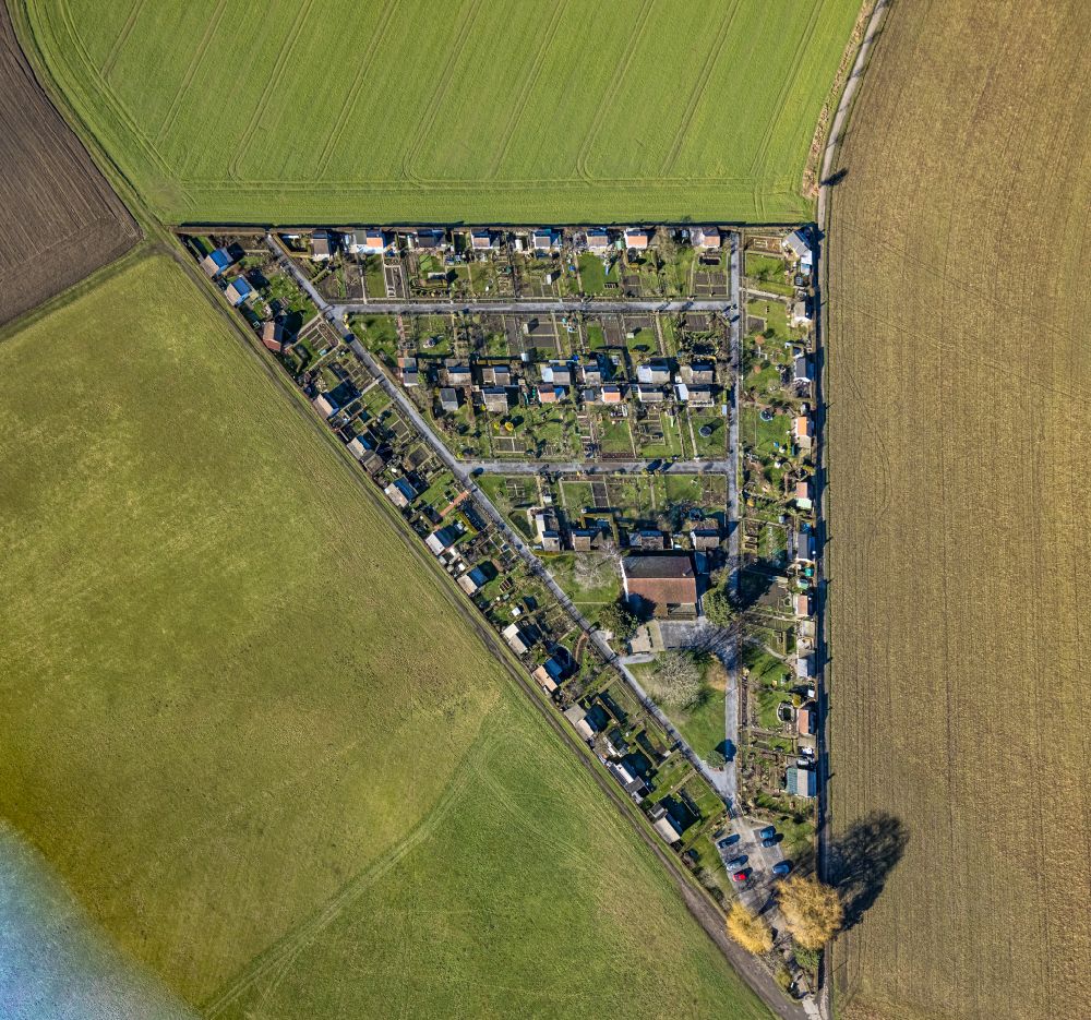 Alstedde from the bird's eye view: Outskirts residential in triangular form in Alstedde in the state North Rhine-Westphalia, Germany