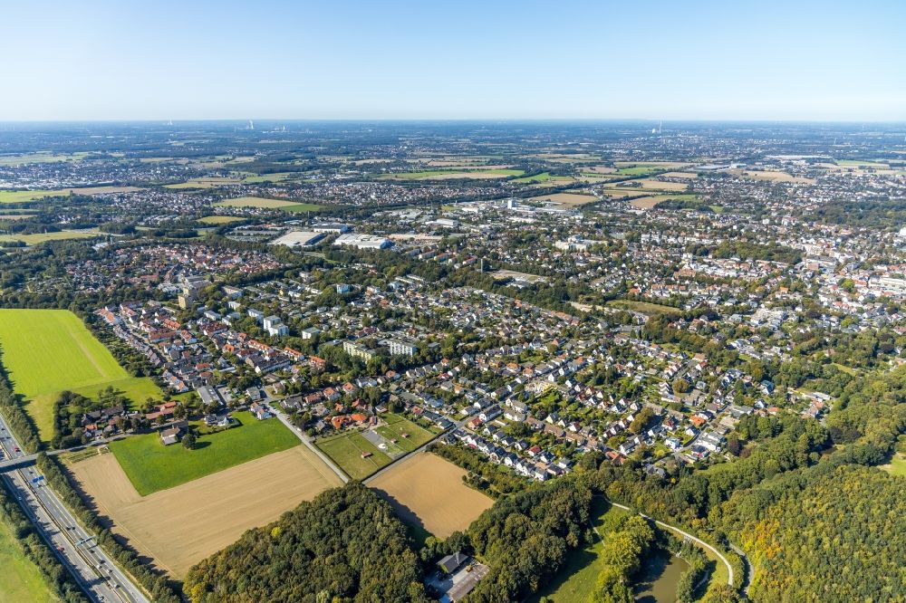 Unna from above - Outskirts residential along the Hertingerstrasse in Unna in the state North Rhine-Westphalia, Germany