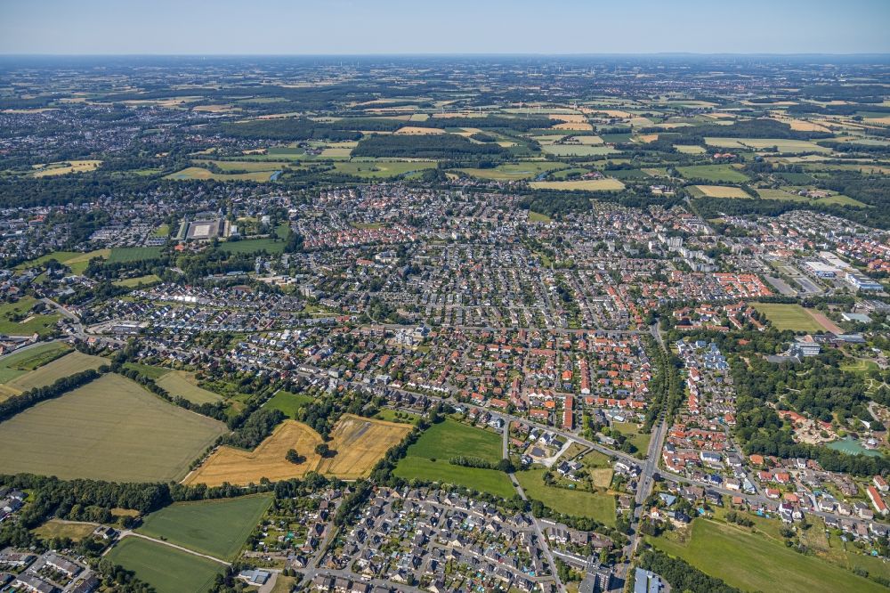 Hamm from above - Outskirts residential along the Ostwennemarstrasse - Papenweg - Alter Uentroper Weg - Ammerweg in the district Werries in Hamm in the state North Rhine-Westphalia, Germany
