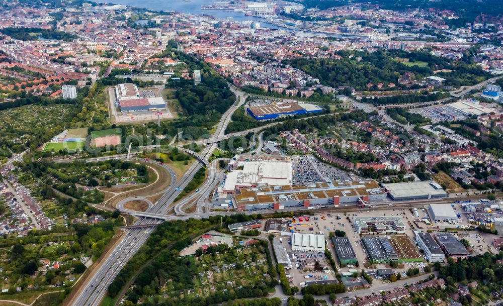 Kiel from the bird's eye view: Western outskirts and outskirts residential areas and commercial areas in Kiel in the state Schleswig-Holstein, Germany
