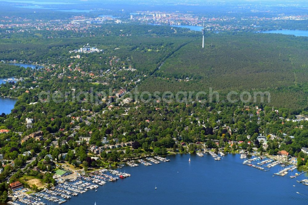 Aerial photograph Berlin - Outskirts residential on Koenigstrasse in the district Wannsee in Berlin, Germany