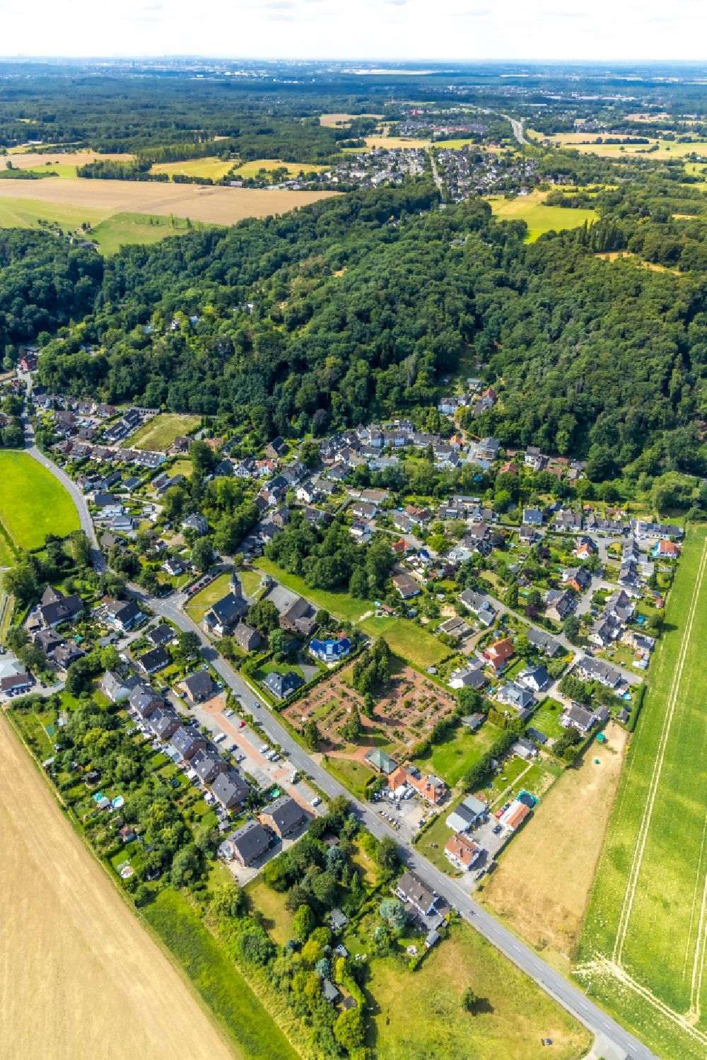 Mintard from above - Outskirts residential in Mintard at Ruhrgebiet in the state North Rhine-Westphalia, Germany