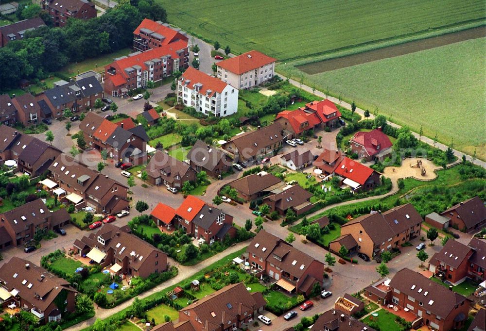 Hürth from the bird's eye view: Outskirts residential in the district Hermuelheim in Huerth in the state North Rhine-Westphalia, Germany
