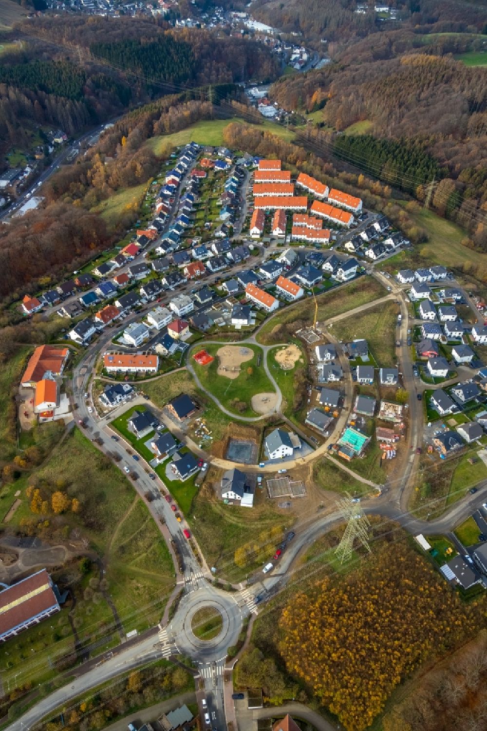 Lüdenscheid from the bird's eye view: Outskirts residential in the district Vogelberg in Luedenscheid in the state North Rhine-Westphalia, Germany