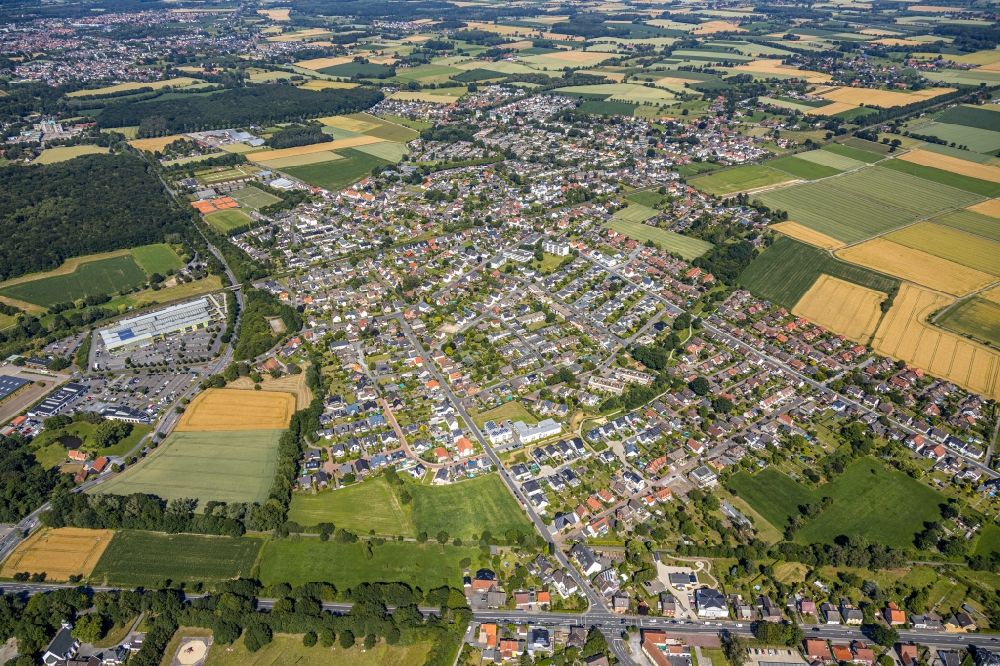 Hamm from the bird's eye view: Outskirts residential around Von-Thuenen-Strasse and Heideweg in the district Westtuennen in Hamm in the state North Rhine-Westphalia, Germany