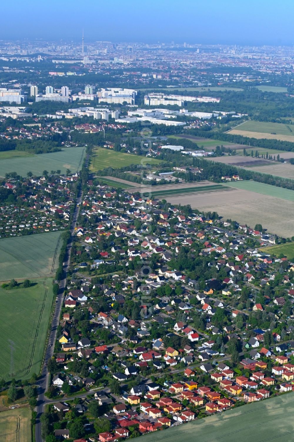 Aerial image Berlin - Outskirts residential on Birkholzer Weg in the district Wartenberg in Berlin, Germany