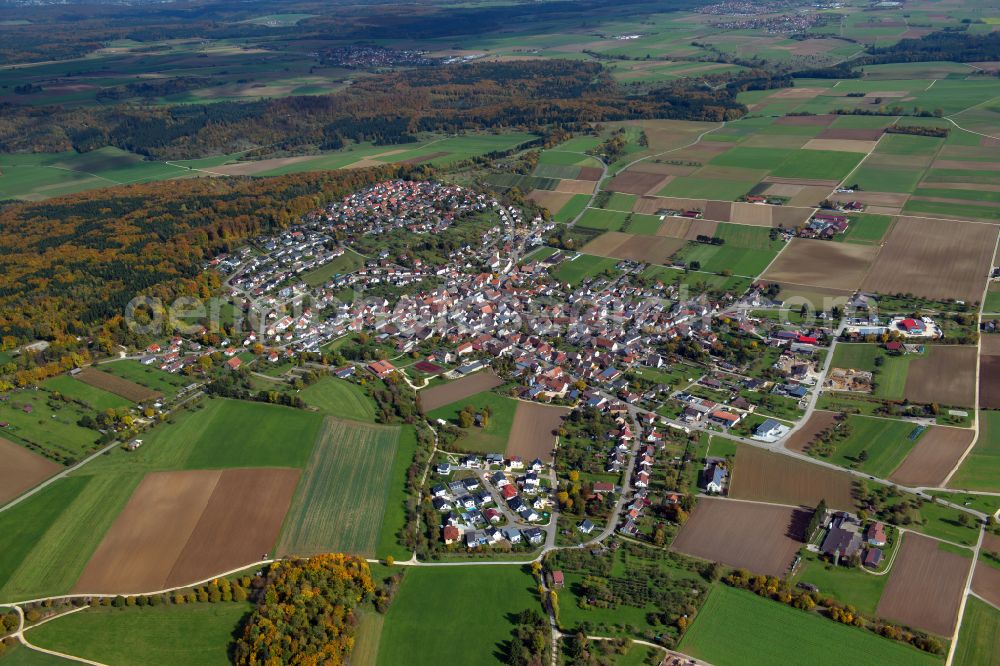 Aerial photograph Altheim (Alb) - City view from the outskirts with adjacent agricultural fields in Altheim (Alb) in the state Baden-Wuerttemberg, Germany