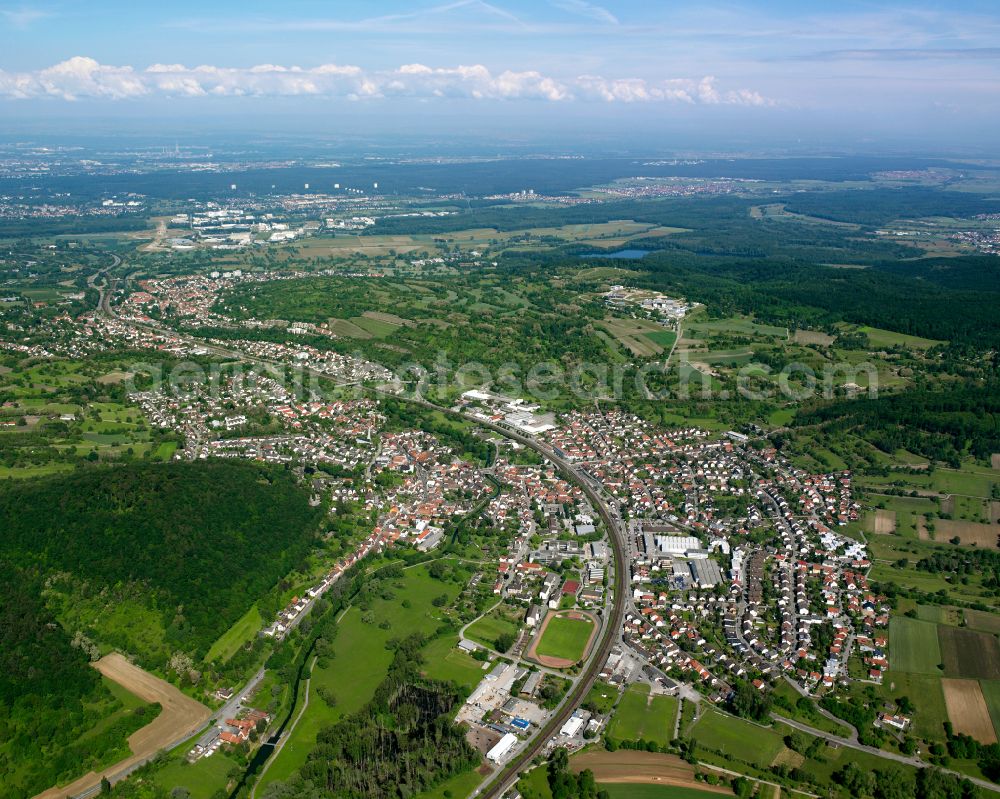 Berghausen from the bird's eye view: City view from the outskirts with adjacent agricultural fields in Berghausen in the state Baden-Wuerttemberg, Germany