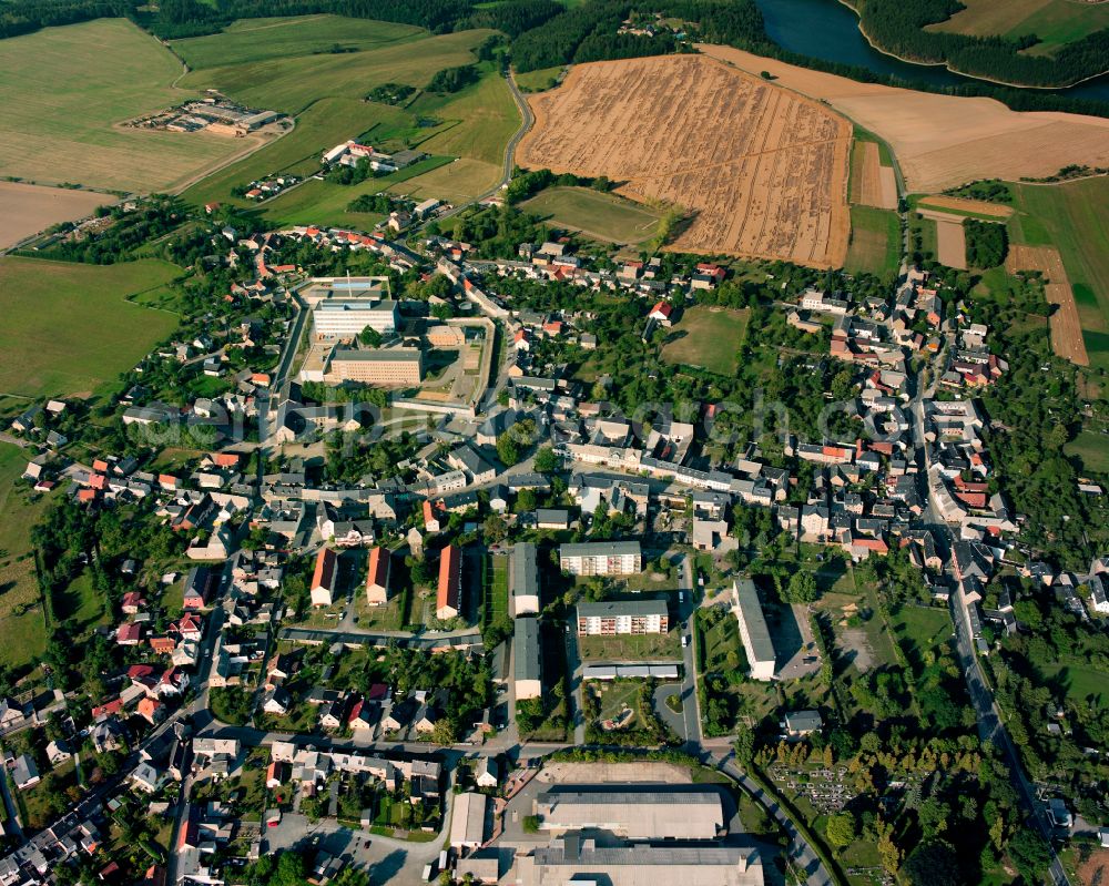 Hohenleuben from the bird's eye view: City view from the outskirts with adjacent agricultural fields in Hohenleuben in the state Thuringia, Germany