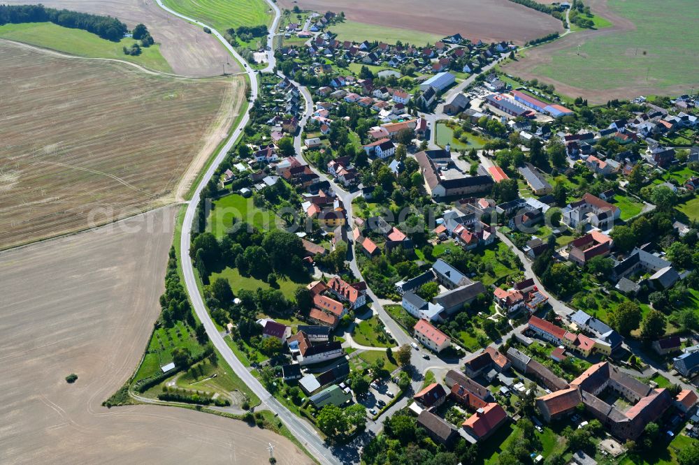 Aerial photograph Hohenölsen - City view from the outskirts with adjacent agricultural fields in Hohenölsen in the state Thuringia, Germany
