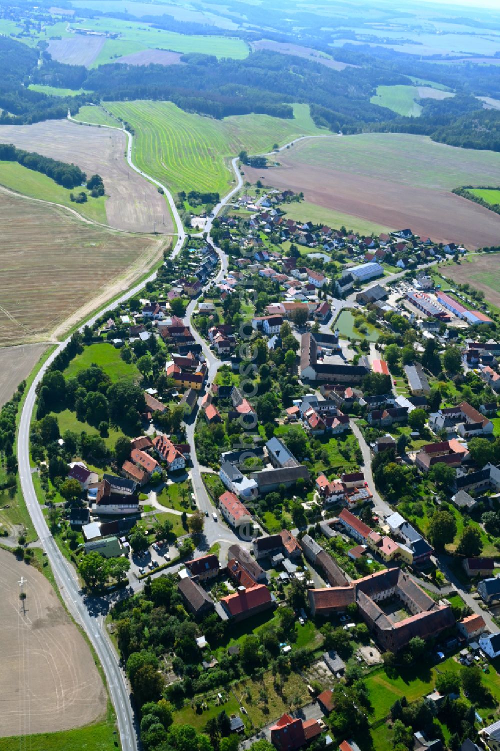 Kleindraxdorf from above - City view from the outskirts with adjacent agricultural fields in Kleindraxdorf in the state Thuringia, Germany
