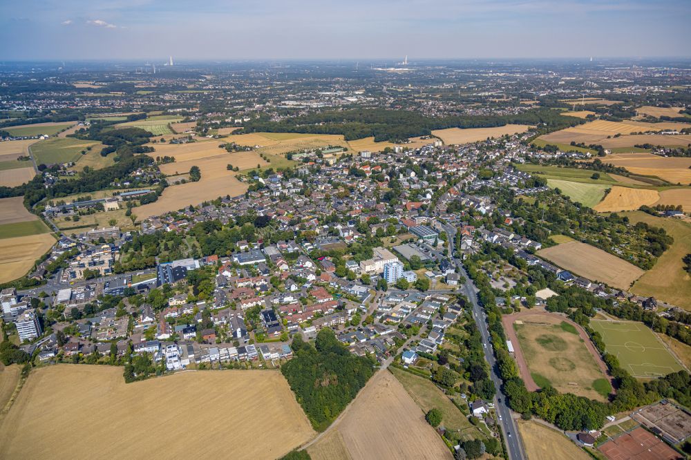 Aerial image Stockum - City view from the outskirts with adjacent agricultural fields in Stockum at Ruhrgebiet in the state North Rhine-Westphalia, Germany