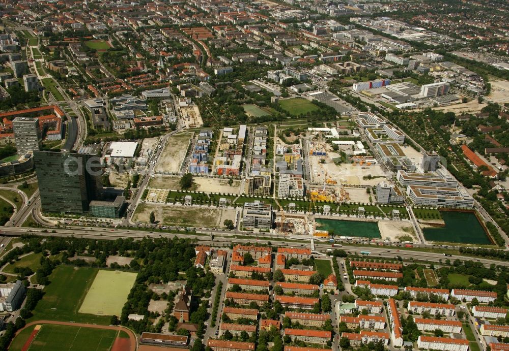 München from the bird's eye view: District view of the Parkstadt and the high-rise ensemble Highlight Towers in the district Schwabing-Freimann in Munich in the state Bavaria