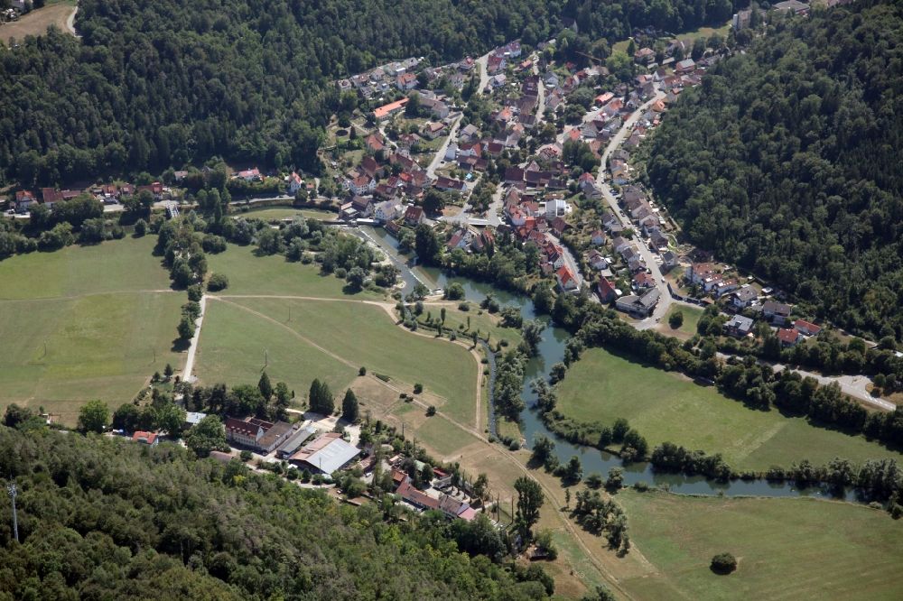 Rottenburg am Neckar Bad Niedernau from the bird's eye view: District Bad Niedernau in the city in Rottenburg am Neckar Bad Niedernau in the state Baden-Wuerttemberg. The health resort is at the right side of the Neckar Valley at the opening to Katzenbach Valley, a side valley of the Neckar Valley. The Neckar mean ders through a meadow and woodland