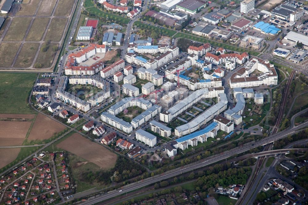 Aerial photograph Mannheim - District Ida-Dehmel-Ring in the city in the district Kaefertal in Mannheim in the state Baden-Wuerttemberg, Germany