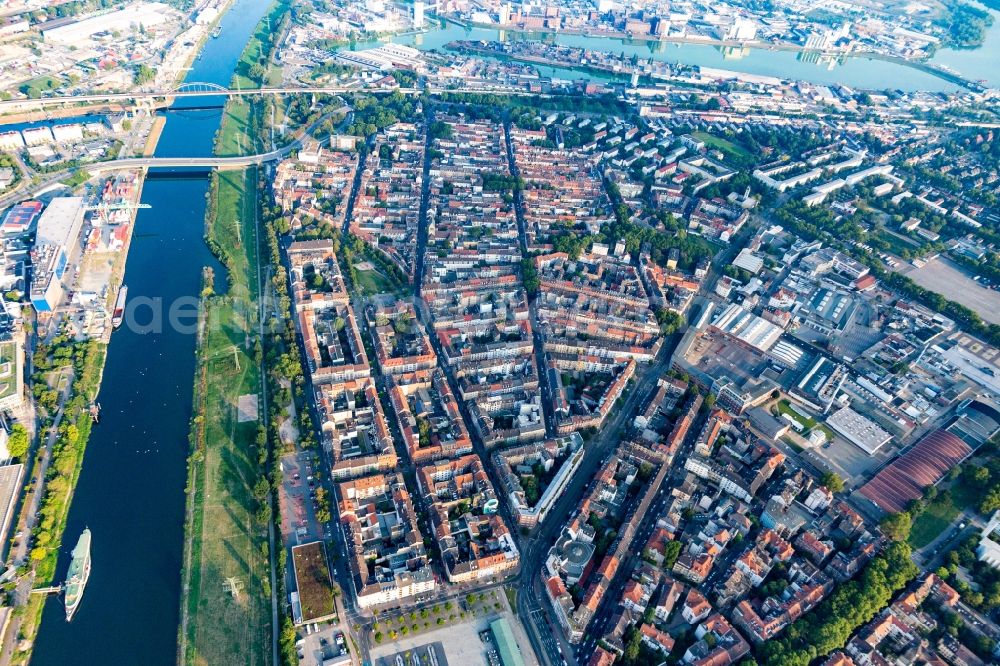 Aerial photograph Mannheim - District Neckarstadt-West between old rhine and Neckar river in Mannheim in the state Baden-Wurttemberg, Germany