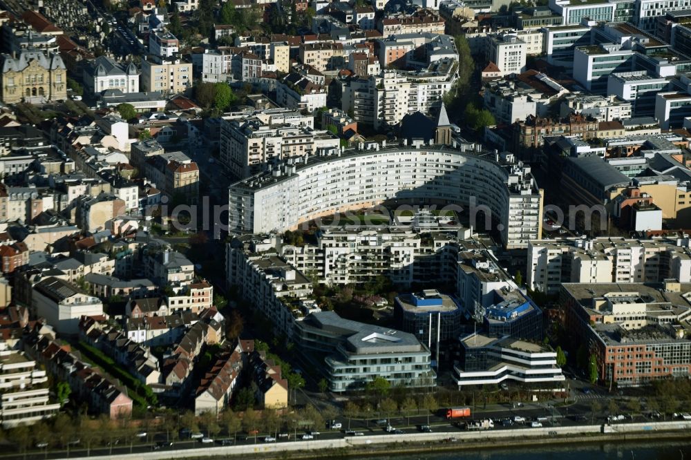 Paris from the bird's eye view: District Suresnes in the city in Paris in Ile-de-France, France
