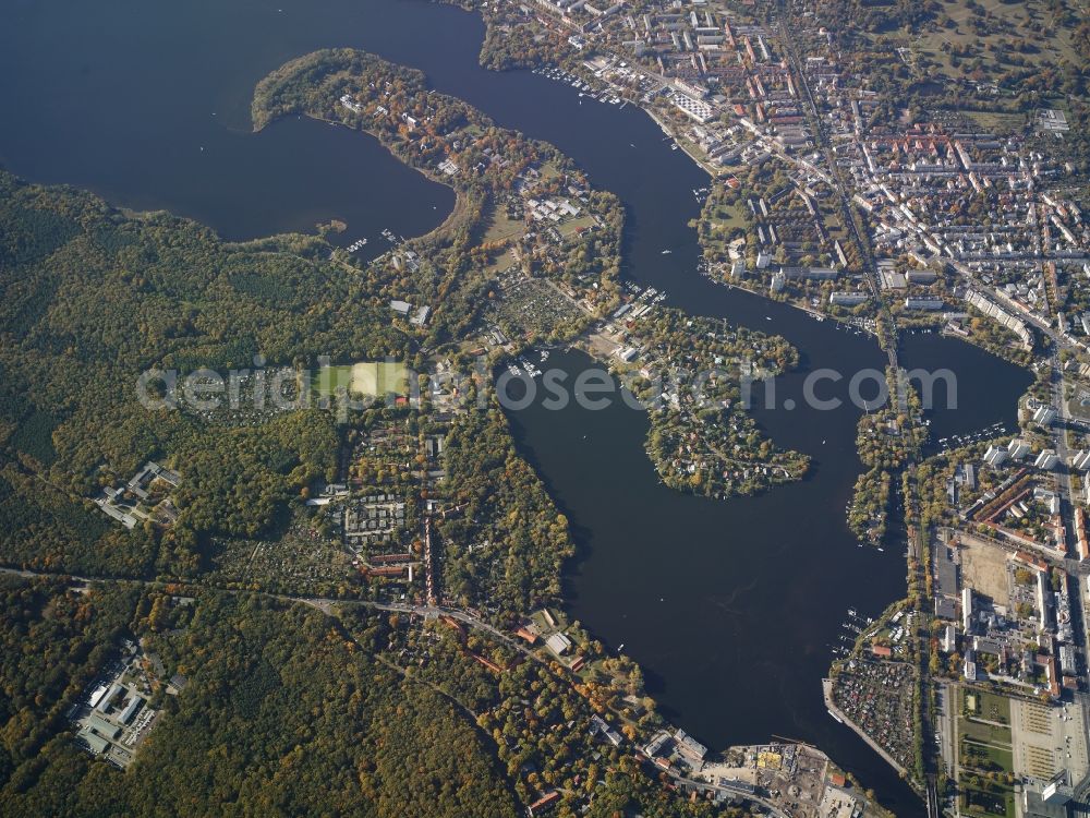 Potsdam from the bird's eye view: Districts Templiner Vorstadt, Potsdam West, Potsdam Sued with the nearby forest and the river Havel in the city in Potsdam in the state Brandenburg