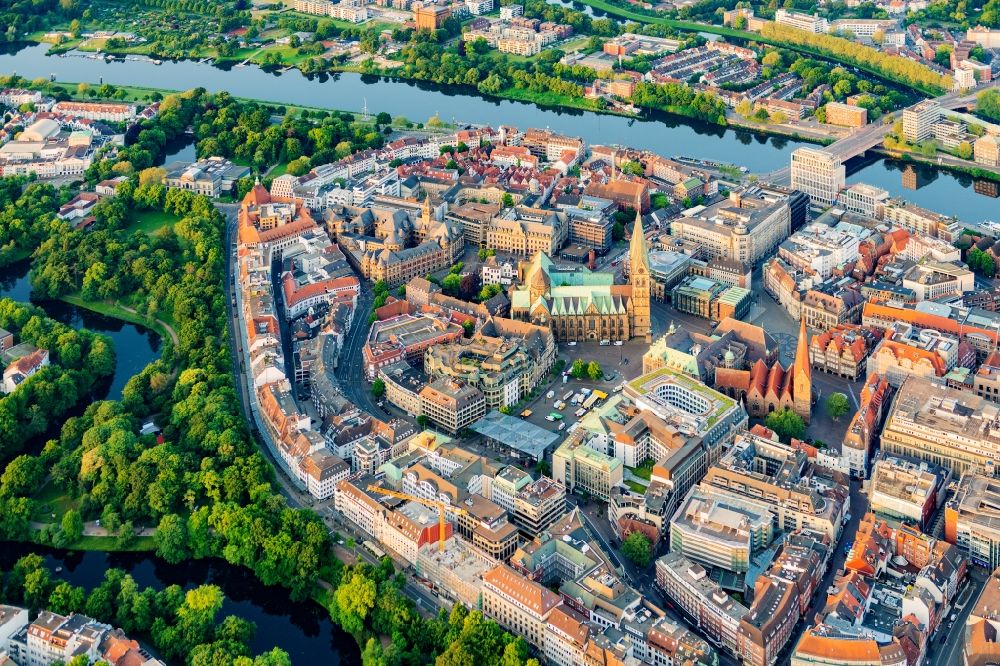 Aerial photograph Bremen - View of the old town in the morning light of the Hanseatic city on the banks of the Weser in Bremen