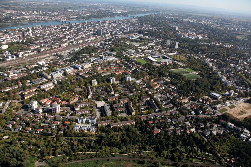 Aerial photograph Mainz - View of the Hartenberg-Muenchfeld district of Mainz in the state of Rhineland-Palatinate. The Northern district is home to several important buildings and institutions of Mainz - such as the stadium of Mainz 05, the state broadcasting house or the Binger Schlag area - and includes several residential areas and estates