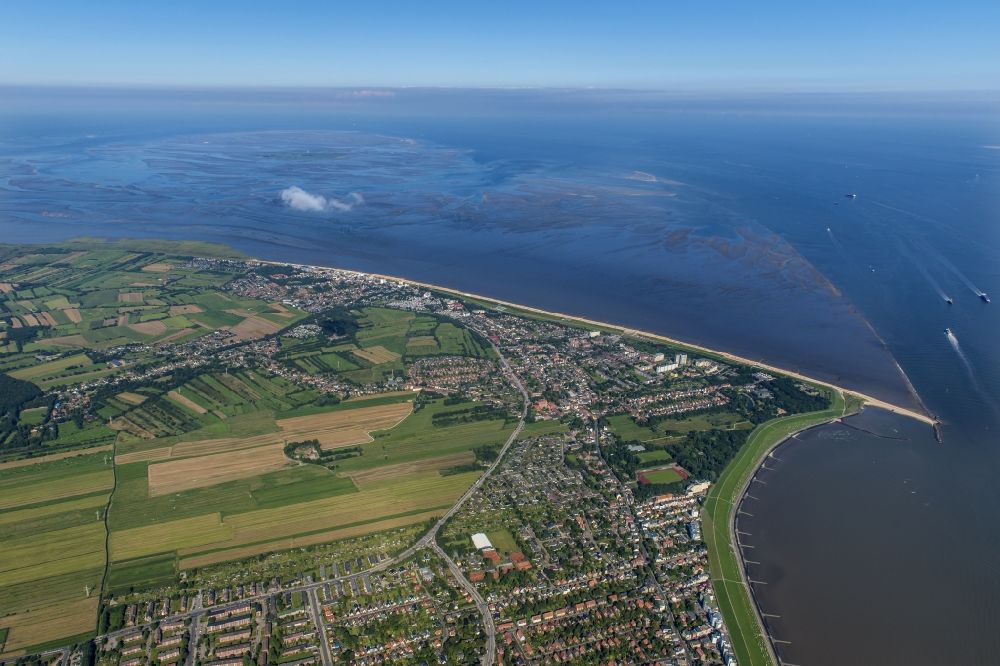 Cuxhaven from above - View of the spa quarters of Doese on the coast of North and Wadden Sea in Cuxhaven in the state of Lower Saxony