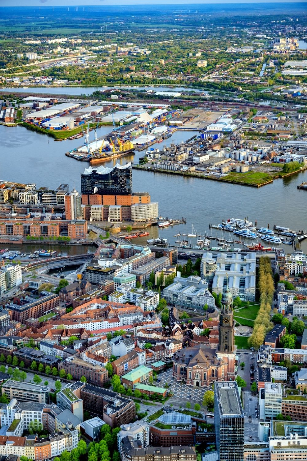 Hamburg from the bird's eye view: View of the district in the Neustadt district with the Portuguese Quarter and the Elbphilharmonie in Hamburg, Germany