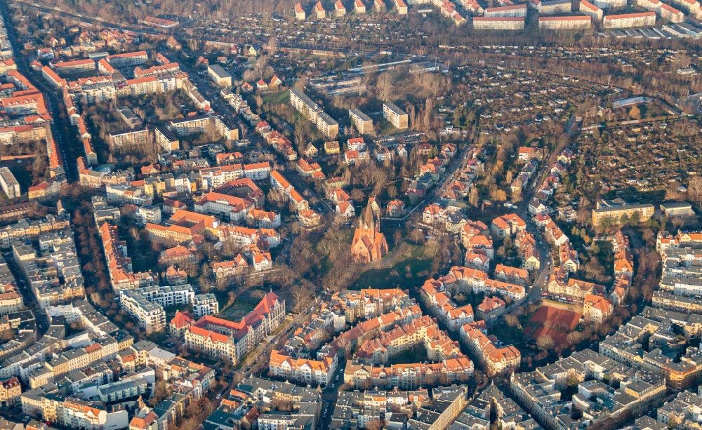 Aerial photograph Halle (Saale) - Cityscape of the district Paulusviertel in Halle, Saxony-Anhalt. It is characterized by blocks of flats and the evangelical church Pauluskirche, where the name of the borough comes from