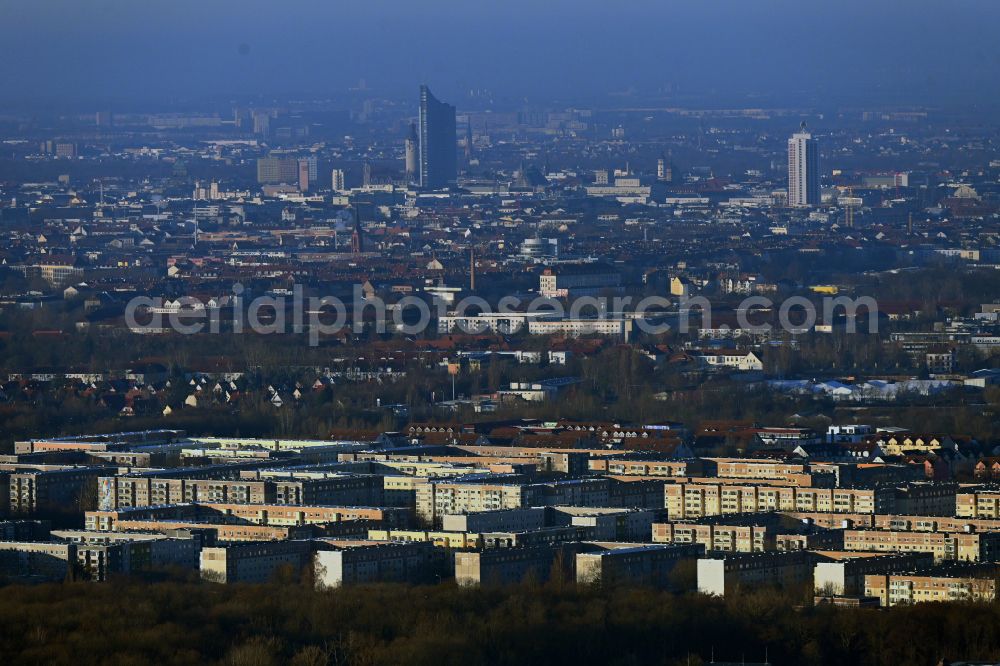 Taucha from above - Skyscrapers in the residential area of industrially manufactured settlement destrict Paunsdorf in Leipzig in the state Saxony