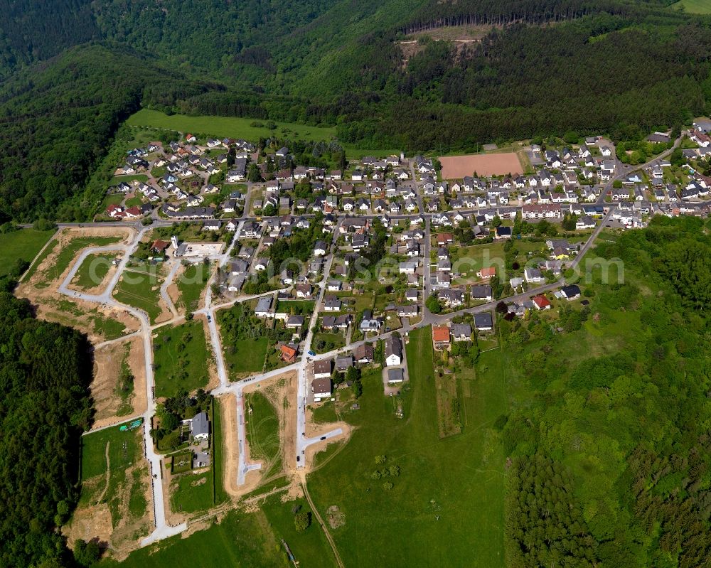 Bendorf from the bird's eye view: View of the Stromberg part of the town of Bendorf in the state of Rhineland-Palatinate. The town is located in the county district of Mayen-Koblenz on the right riverbank of the river Rhine. The town is an official tourist resort and is located on the German Limes Road. Stromberg is located in the East of the town