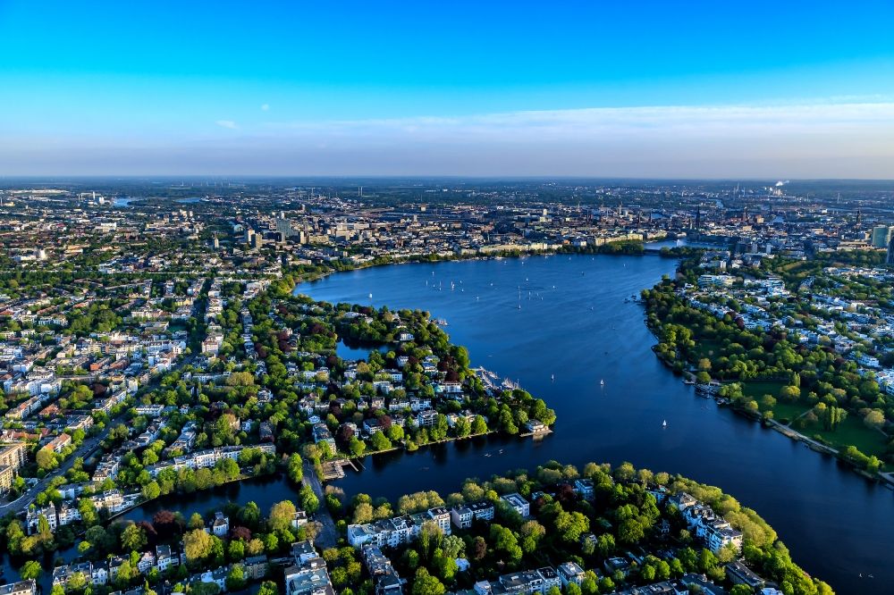 Hamburg from the bird's eye view: View of the Uhlenhorst part on the Eastern riverbank of the Aussenalster in the Hanseatic city of Hamburg in Germany