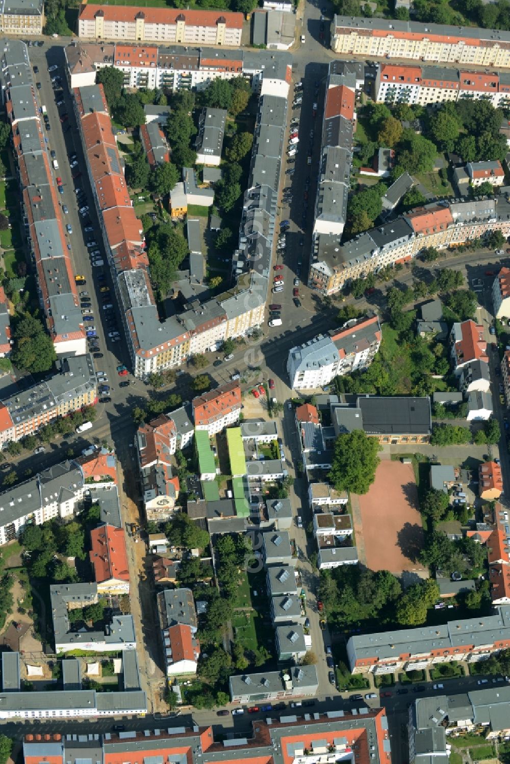 Aerial photograph Leipzig - Residential area around Bornaische Strasse and Stockartstrasse in the Connewitz part of Leipzig in the state Saxony