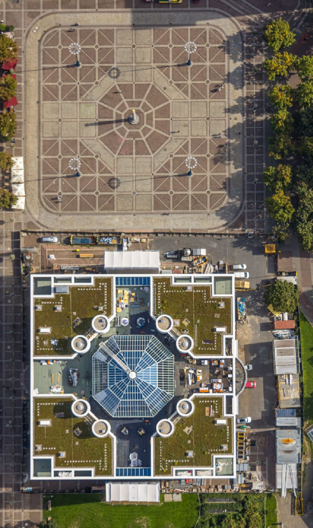 Dortmund from the bird's eye view: city Council at the market downtown on place Friedensplatz in Dortmund at Ruhrgebiet in the state North Rhine-Westphalia, Germany