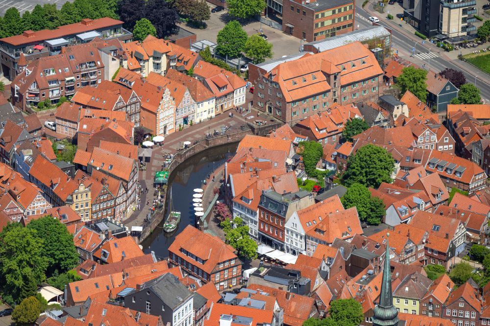 Aerial image Stade - City center in the city center area Alter Fischmarkt and Spiegelberg in Stade in the state Lower Saxony