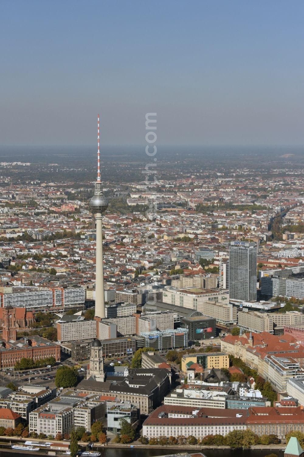 Aerial photograph Berlin - The city center city east on tv - Tower in the downtown are in Berlin in Germany