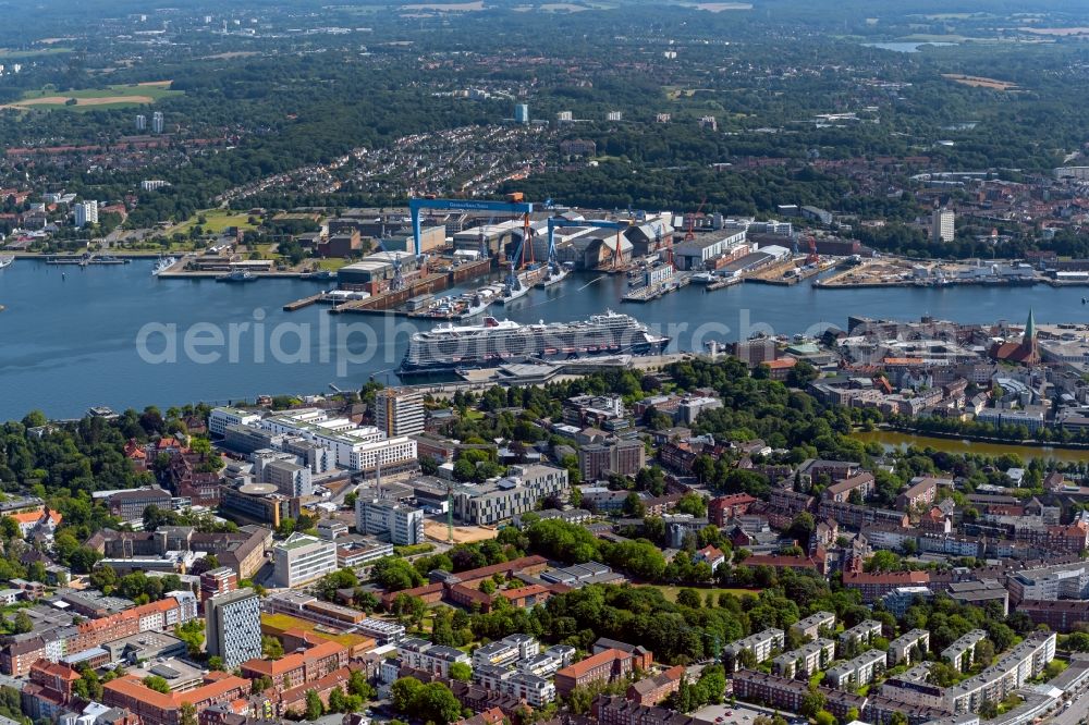 Kiel from the bird's eye view: The city center in the downtown area overlooking the port in Kiel in the state Schleswig-Holstein, Germany