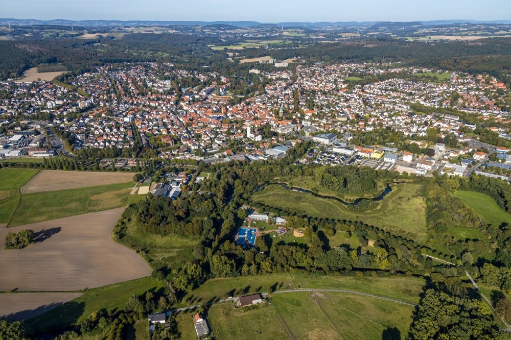 Aerial photograph Bad Salzuflen - The city center in the downtown area along the Bahnhofstrasse - Rudolph-Brandes-Allee in Bad Salzuflen in the state North Rhine-Westphalia, Germany