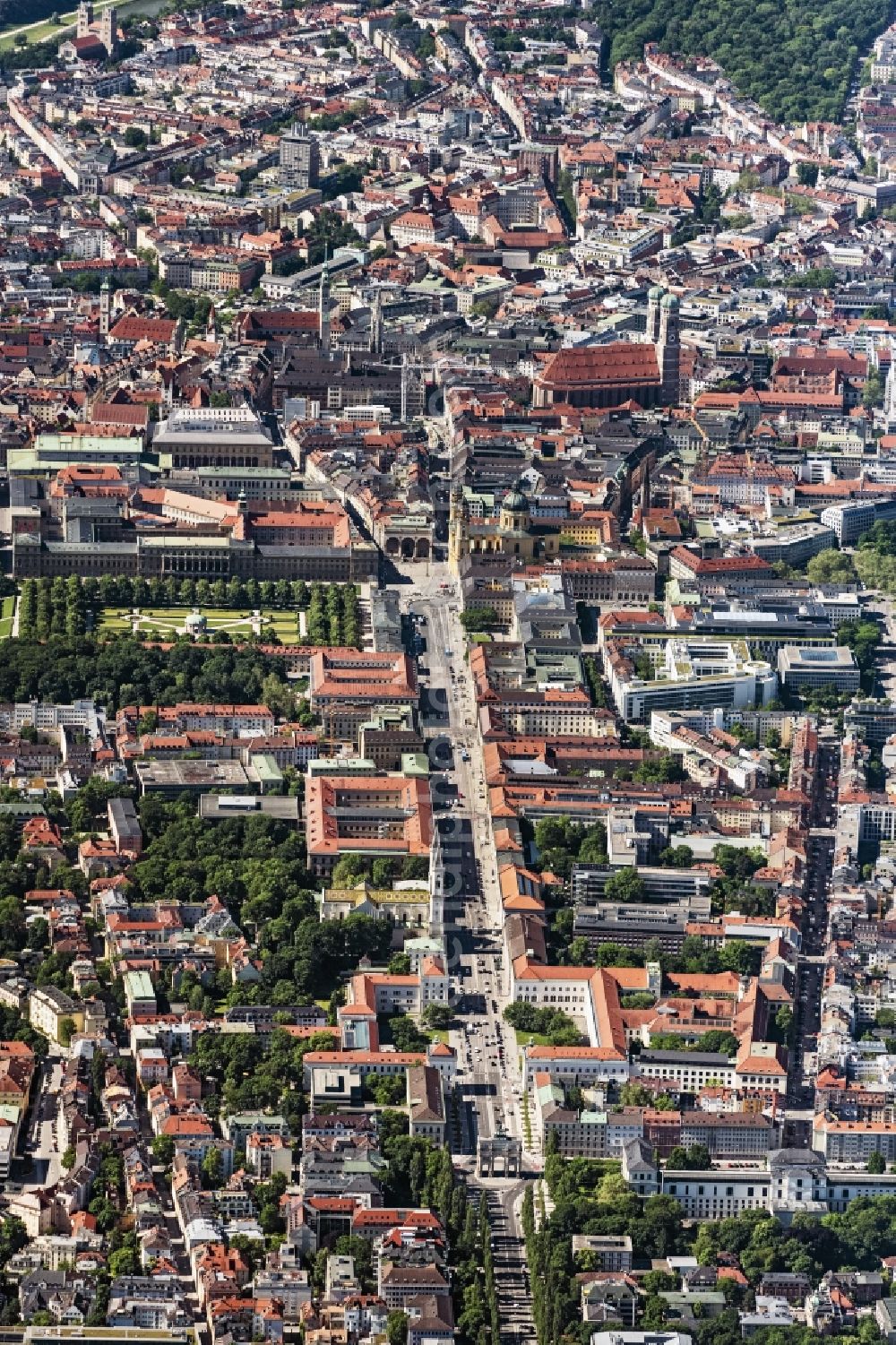 München from the bird's eye view: The city center in the downtown area along the Ludwigstrasse in the district Maxvorstadt in Munich in the state Bavaria, Germany