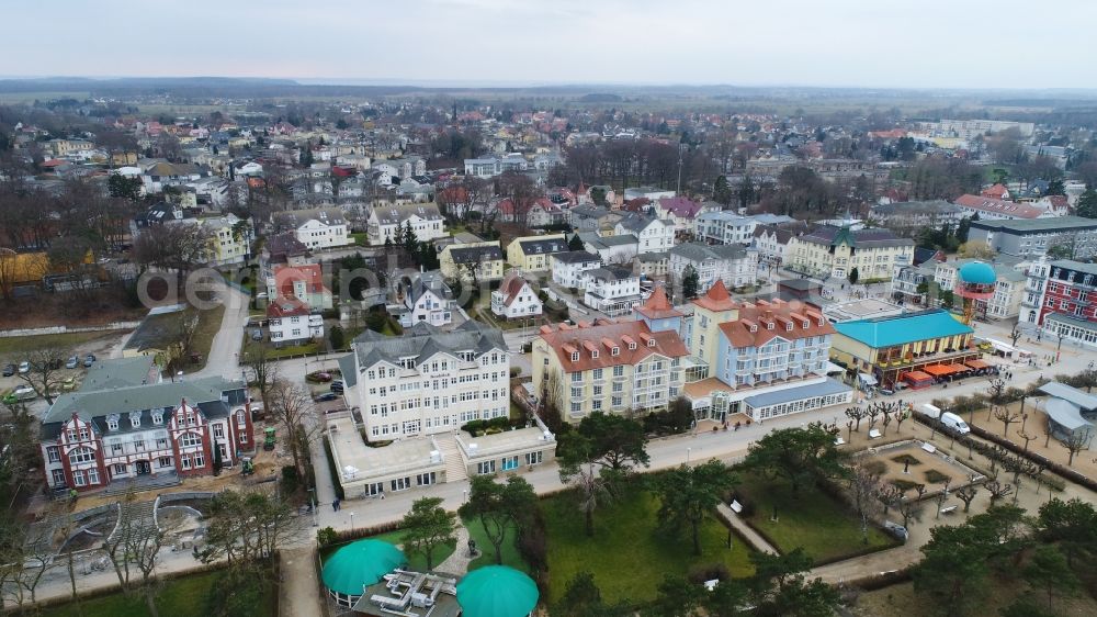 Zinnowitz from the bird's eye view: The city center in the downtown area along the Strandpromenade in Zinnowitz in the state Mecklenburg - Western Pomerania, Germany