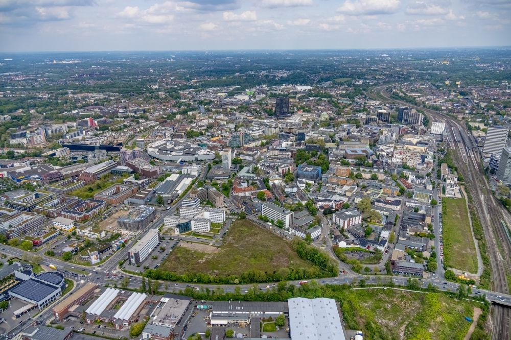 Essen from above - The city center in the downtown area in Essen at Ruhrgebiet in the state North Rhine-Westphalia, Germany