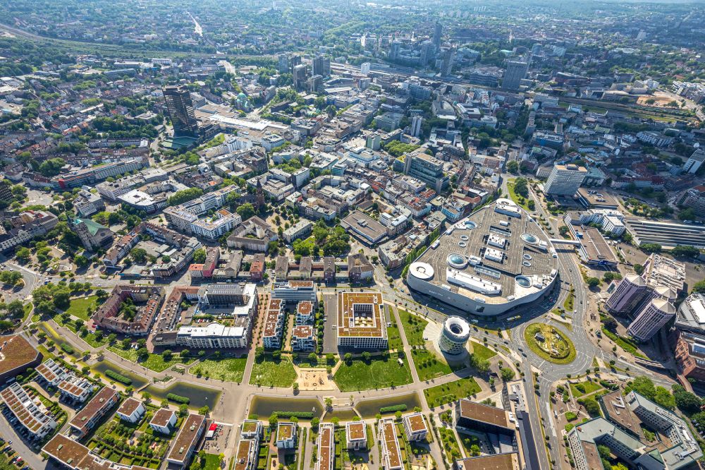 Essen from the bird's eye view: The city center in the downtown area in Essen at Ruhrgebiet in the state North Rhine-Westphalia, Germany