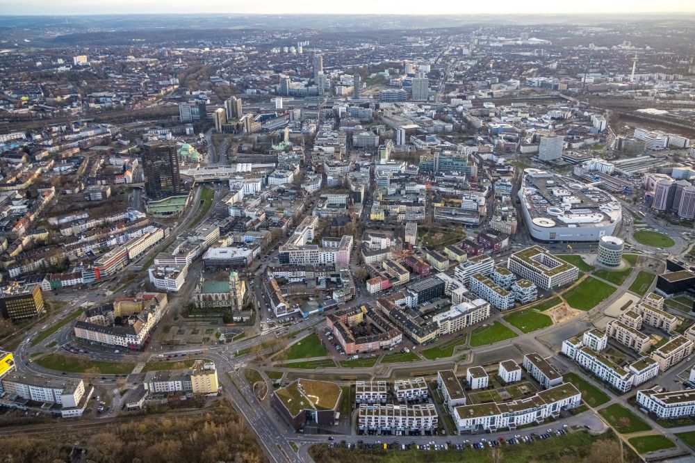 Essen from the bird's eye view: The city center in the downtown area in Essen at Ruhrgebiet in the state North Rhine-Westphalia, Germany