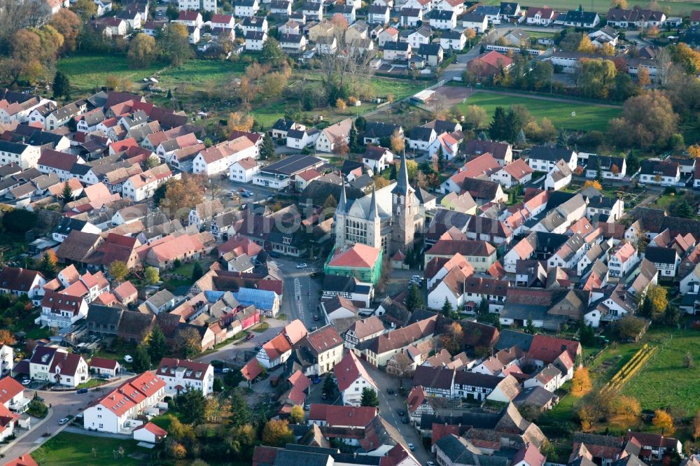 Geinsheim from the bird's eye view: The city center in the downtown area in Geinsheim in the state Rhineland-Palatinate, Germany