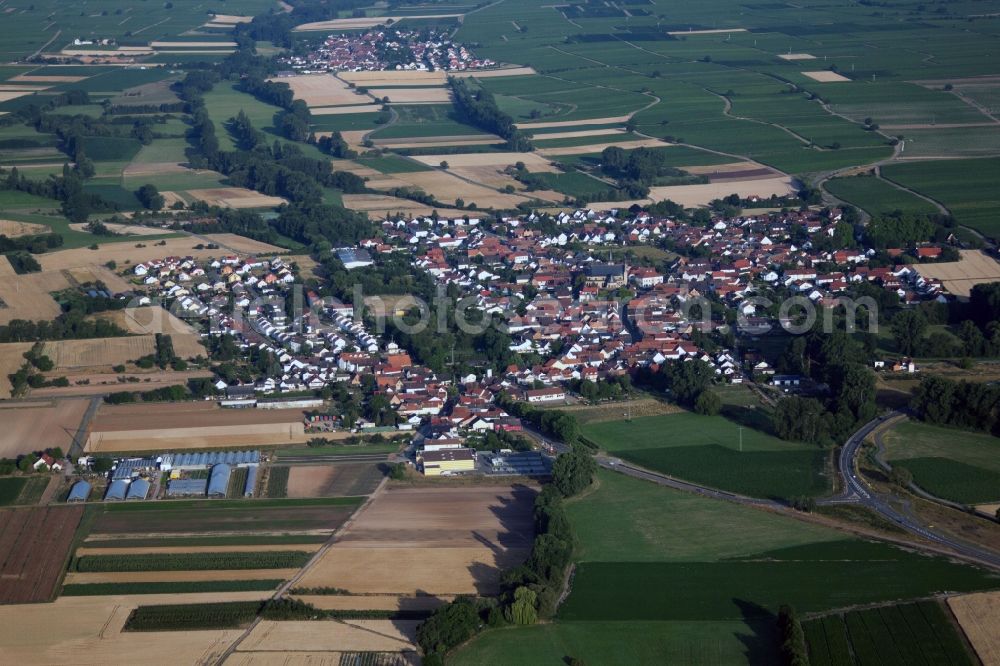 Aerial image Geinsheim - The city center in the downtown area in Geinsheim in the state Rhineland-Palatinate, Germany
